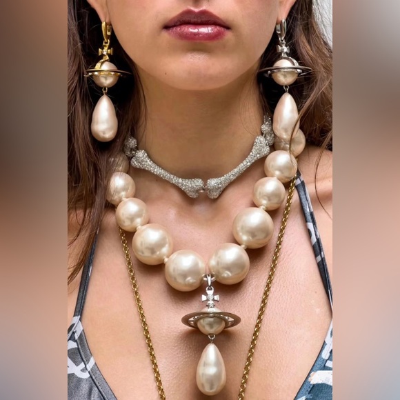 Vivienne Westwood Giant Pearl Drop Necklace - Picture 6 of 6